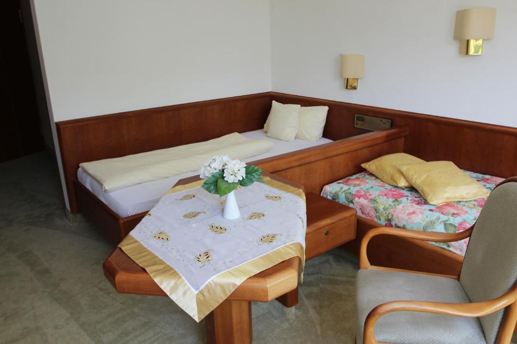 Hotel Am Kurpark バートヴィンプフェン 部屋 写真